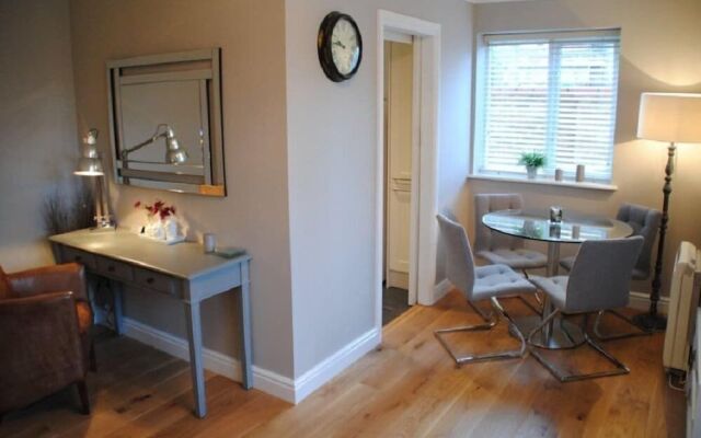 Elizabeth Court House