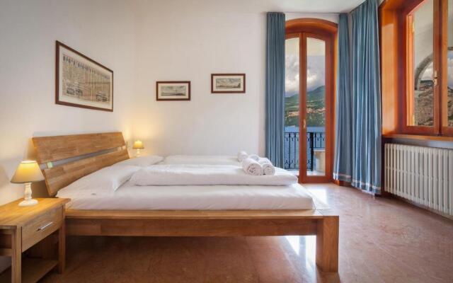Villa Francesca-Grande appartamento in riva al lago