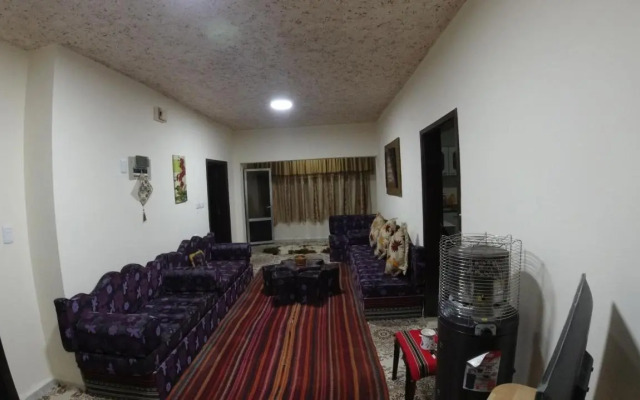 Petra Antique House
