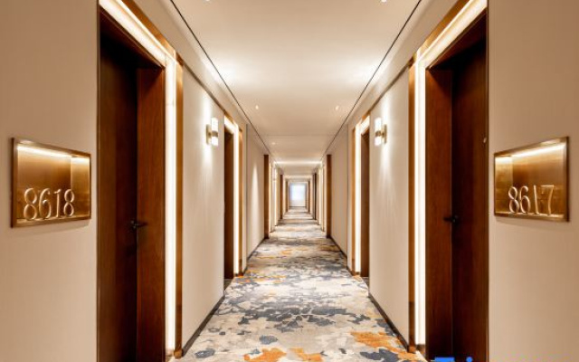 Marriott Carlton Hotel (Olympic Center Hotel)