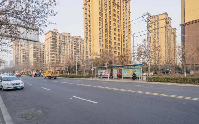 Zhencheng xinyi Hotel (Hengxing Technology College, Jiushui East Road, Qingdao)