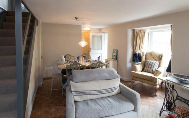 No33 Hillview Lodge