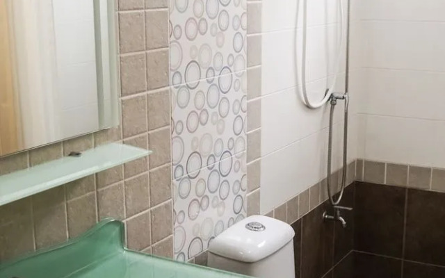 Airport Condo by Younique Travel