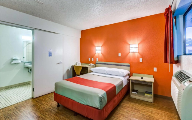 Motel 6 Wheat Ridge, CO - West - Denver North