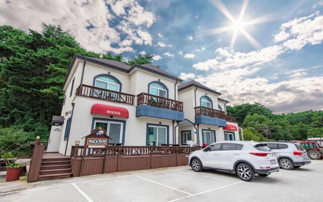 Gangneung Gyeongpo J Pension