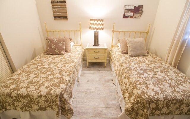 Beach & Tennis 201 by Vtrips