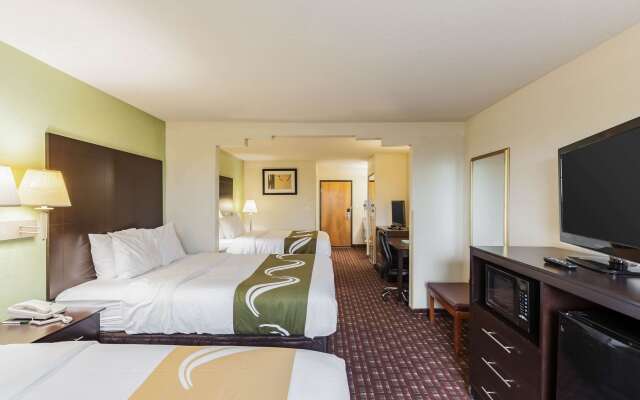 Quality Inn near SeaWorld - Lackland