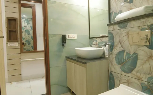 Paarth Grand