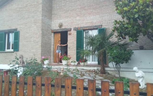 AFFITTACAMERE VILLA SOFIA accanto Ospedale con ampio giardino