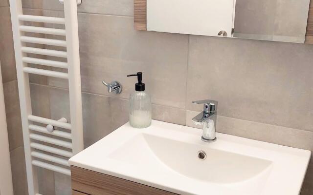 Modern Apartment in Acropolis Museum
