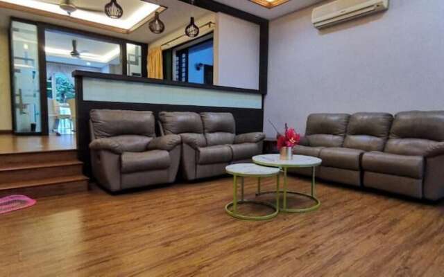 Melaka Private Pool Villa by uBook