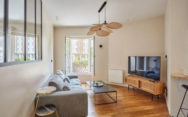 Superb Invalide Apartment Near Eiffel Tower