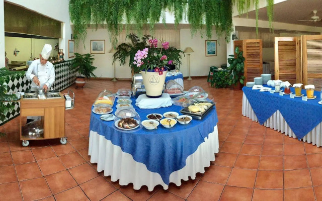 Albatroz Beach & Yacht Club