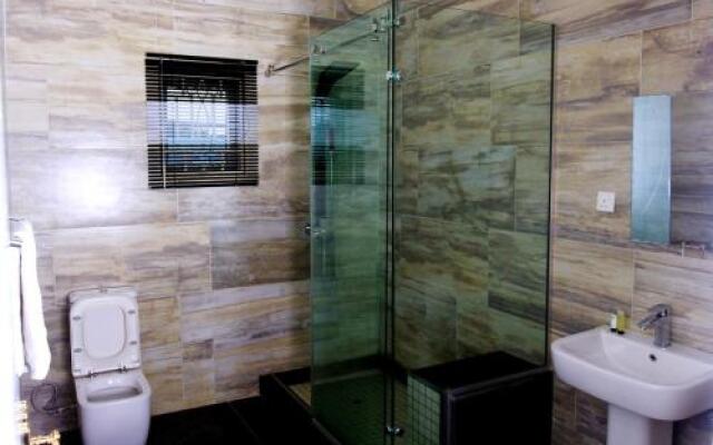 PoshLux Executive Hotel