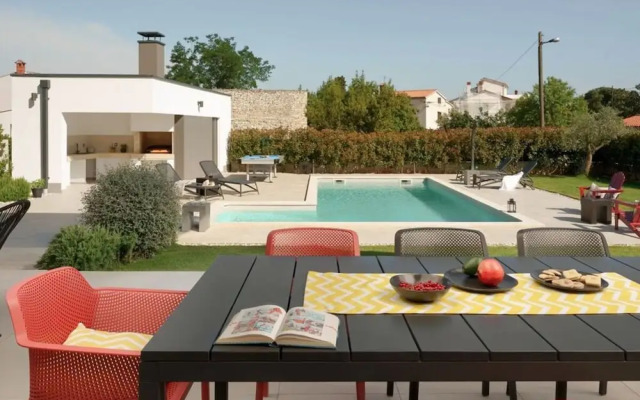 Zen Comfortable Holiday Residence