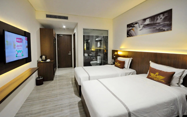 Crown Nguyen Hoang Hotel