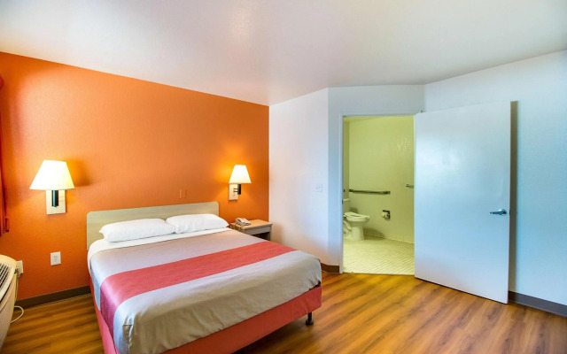Motel 6 Phoenix East