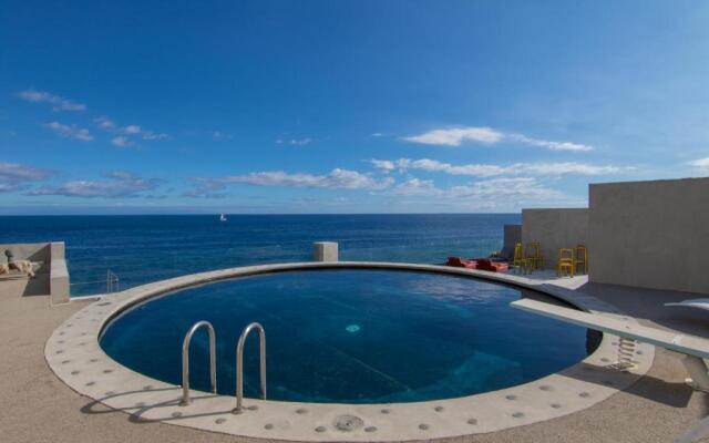 Exclusive Design Villa : 1080 m2, oceanfront, 2 swimming pools.