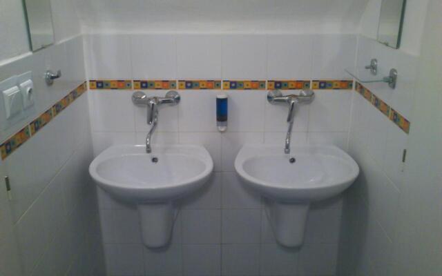 Privat 107