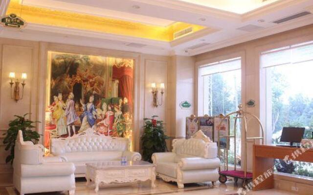 Vienna Hotel (Dongguan Dalingshan baihuadong store)