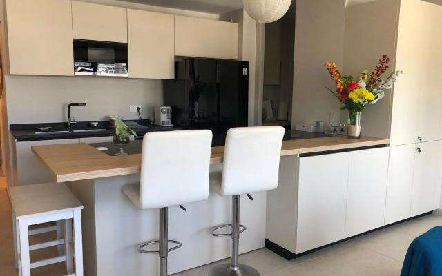 Standing Residence Tevai