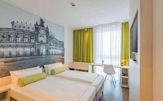 Super 8 by Wyndham Dresden