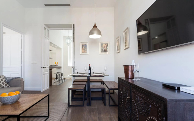 Stunning Boutique - Space Maison Apartments