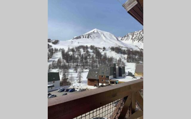 Studio chaleureux et ensoleillé !