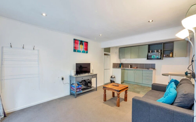 Rustic 1br in Kohimarama Parking & Wifi