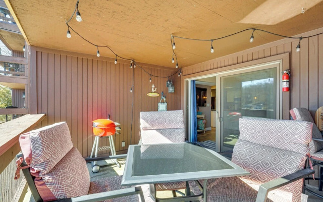 Lakefront Osage Beach Retreat: Dock Access!