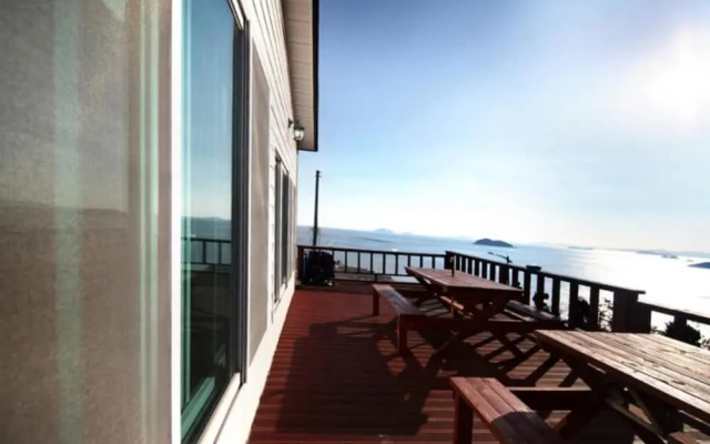 Jindo Arirang Beach Pension