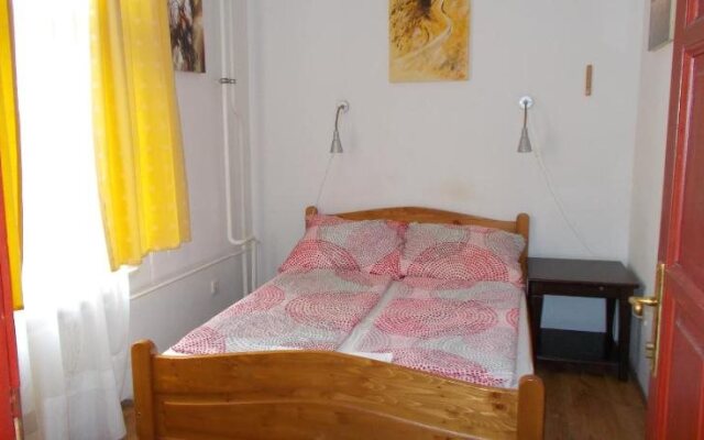 Hungaria Guesthouse