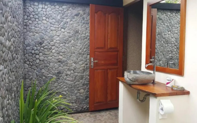 Mango Tree Inn