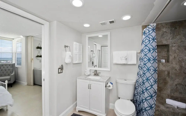Estero Beach & Tennis 901-c