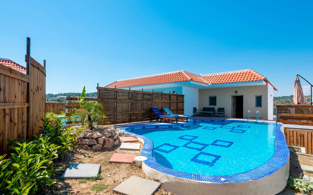 Kolymbia Village