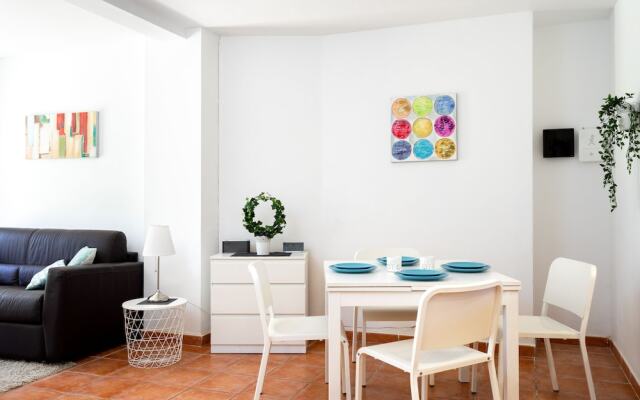 Beachside Apartment with Garden Ref 89