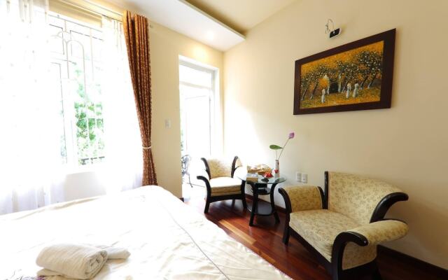 Hillside Homestay Hue - Silk Room