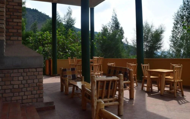 Summit Safari Lodge