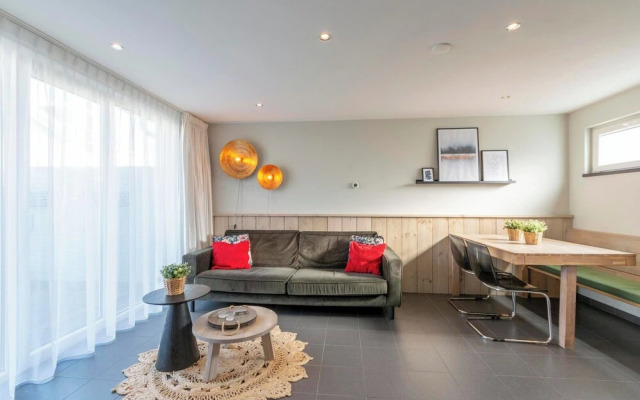 Elegant Beachside Holiday Home