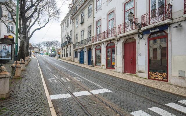 LovelyStay - Distinctive & Unique Apartment next to Sé Cathedral of Lisbon - 5 min to Chiado