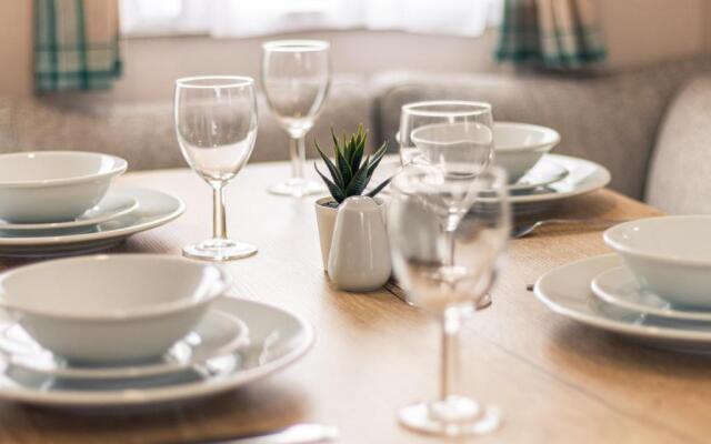 Squirrel Lodge with Hot Tub