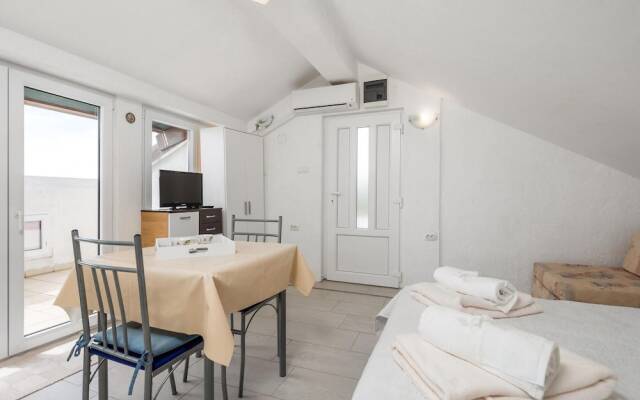 Beautiful Apartment in Senj With Wifi