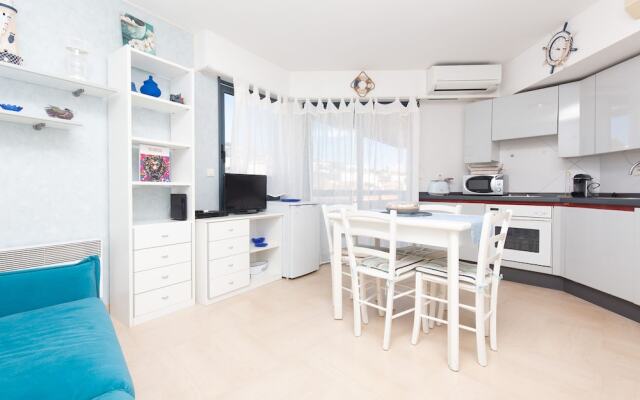 Vaneau Mediterranean Apartment