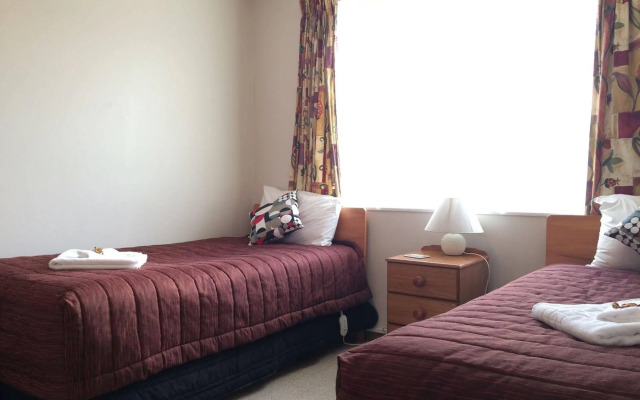 Earnslaw Motel