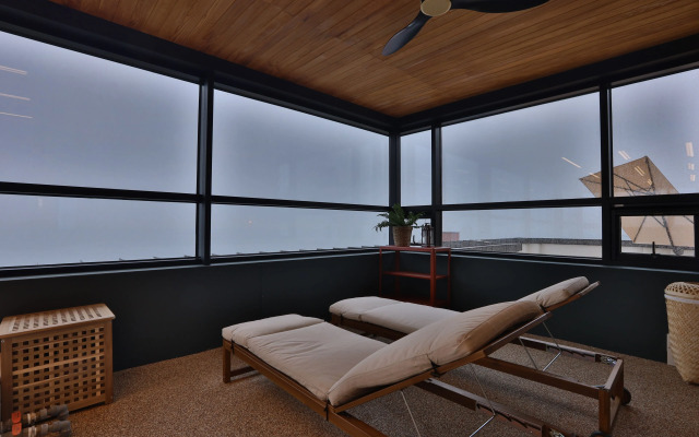 Hotel 701
