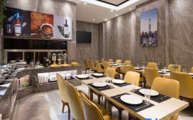 Naive S Hotel