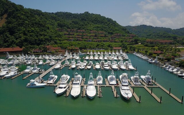 CR Luxury Los Sueños Condos