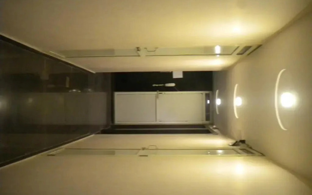 OYO 2403 Hotel Aamantran Avenue