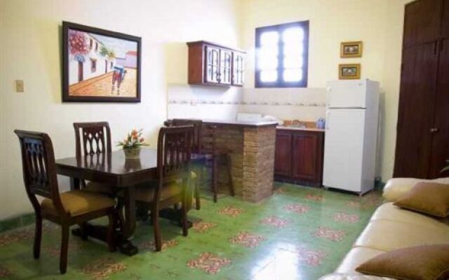 Class Colonial Aparta Hotel