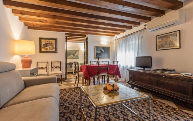 Ca' Carmini with Private Garden